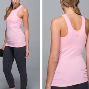 Lululemon seamlessly covered tank size 6